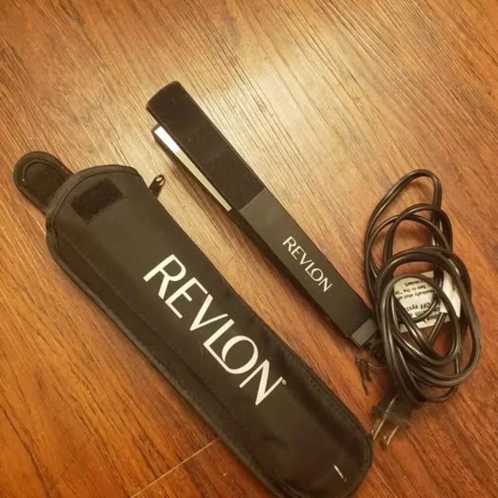 Revlon Hair Straightener with case